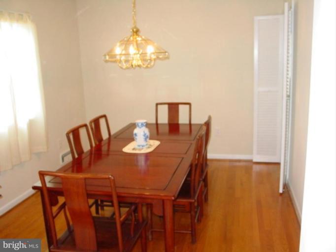 8621 Highgate Road Alexandria, VA 22308 - Photo 6 of 16 Dining Room