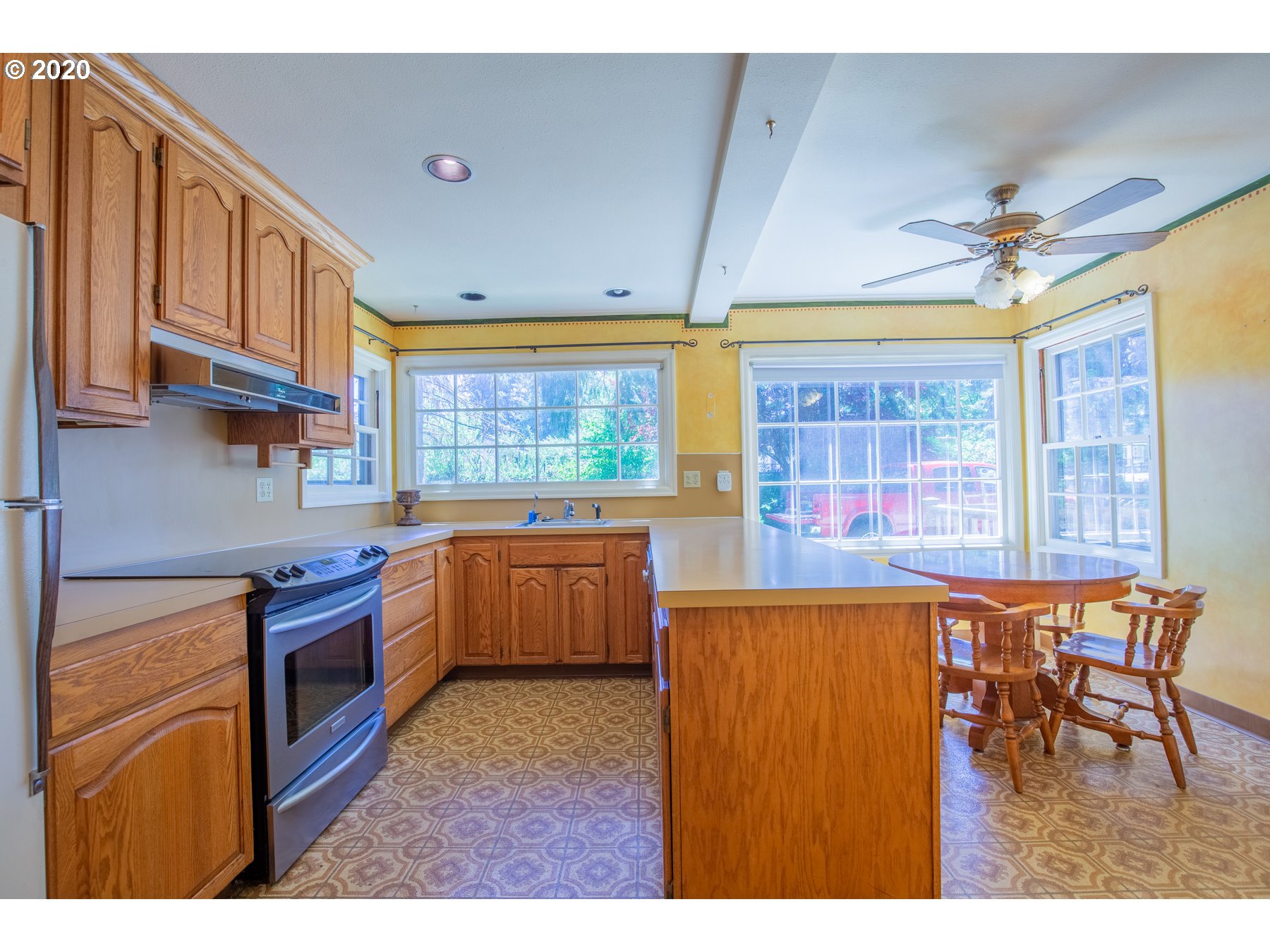 13420 Southeast Foster Road Portland, OR 97236 - Photo 11 of 30 Gallery Image 11