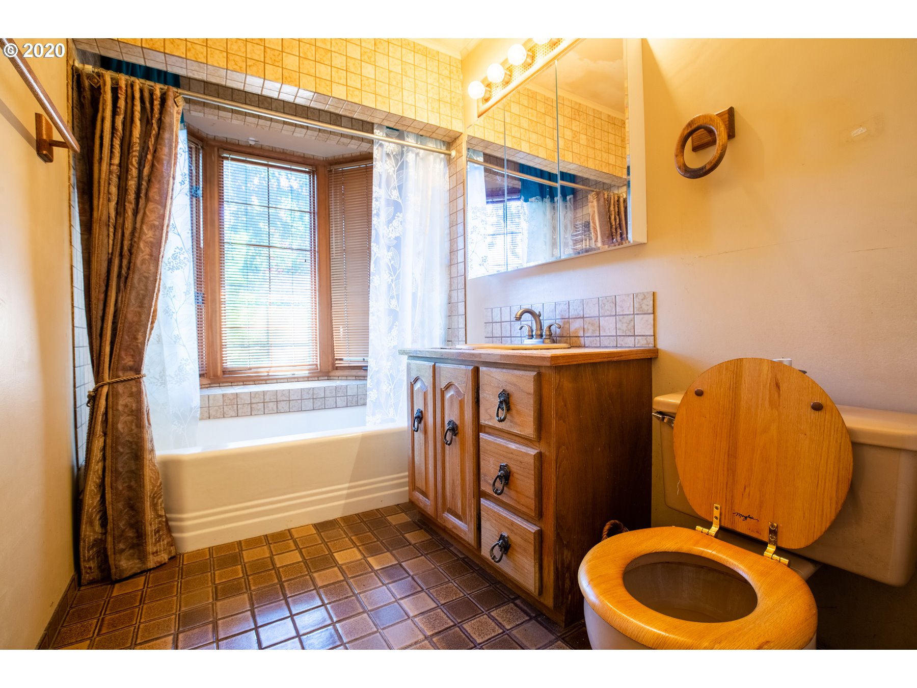 13420 Southeast Foster Road Portland, OR 97236 - Photo 15 of 30 Gallery Image 15