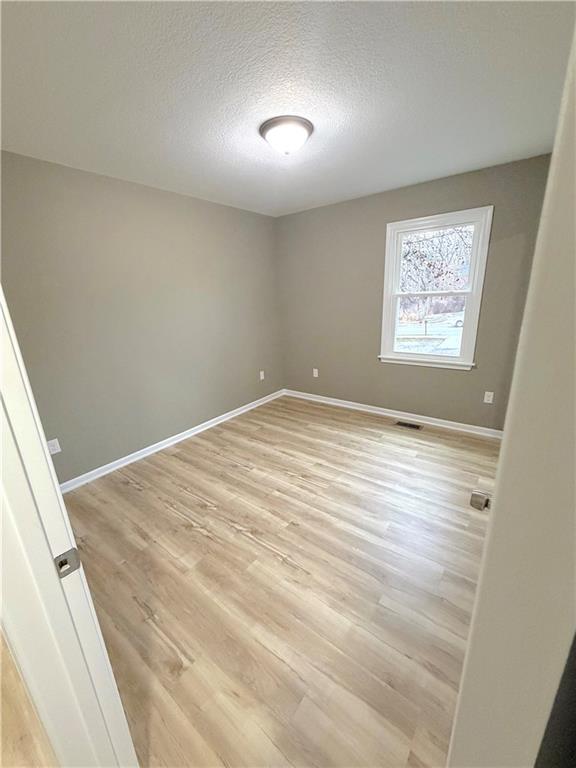 4211 Leavenworth Road Kansas City, KS 66104 - Photo 12 of 19