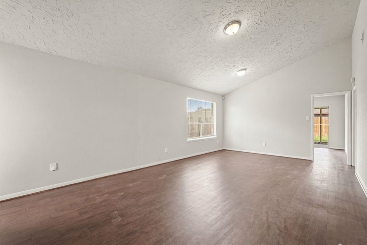 10811 Coralstone Road Houston, TX 77086 - Photo 3 of 12