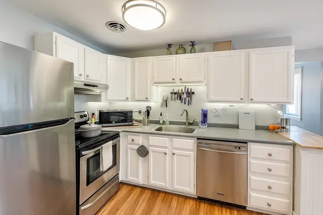 $385,000 | 38 Carey Avenue, Unit 3, Watertown, MA 02472