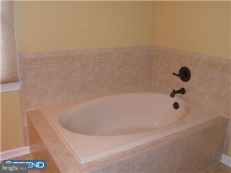18 Cross Hill Road Sicklerville, NJ 08081 - Photo 11 of 12 Gallery Image 11