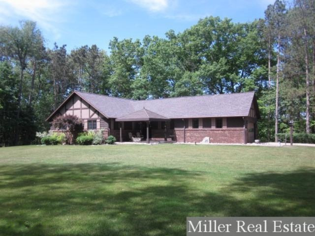 1032 Hammond Road Hastings, MI 49058 - Photo 2 of 32 IMG_4403