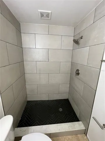 $1,995 | 3814 Valley Tree Drive, Tampa, FL 33610