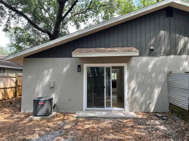 $1,995 | 3814 Valley Tree Drive, Tampa, FL 33610