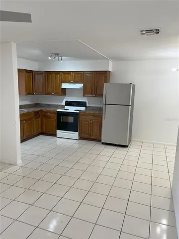 $1,995 | 3814 Valley Tree Drive, Tampa, FL 33610