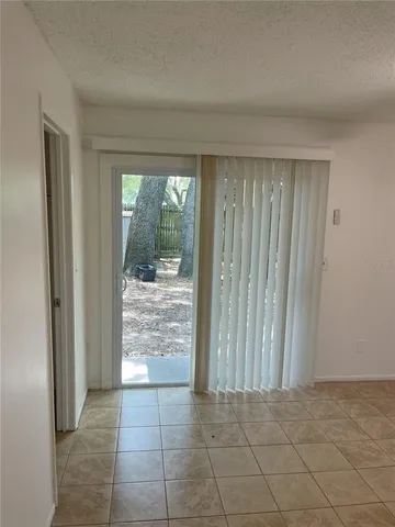 $1,995 | 3814 Valley Tree Drive, Tampa, FL 33610