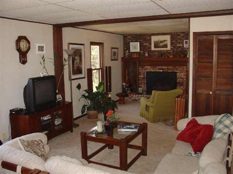 1147 Oakwood Road Adrian, MI 49221 - Photo 7 of 7 919153-6.JPG
