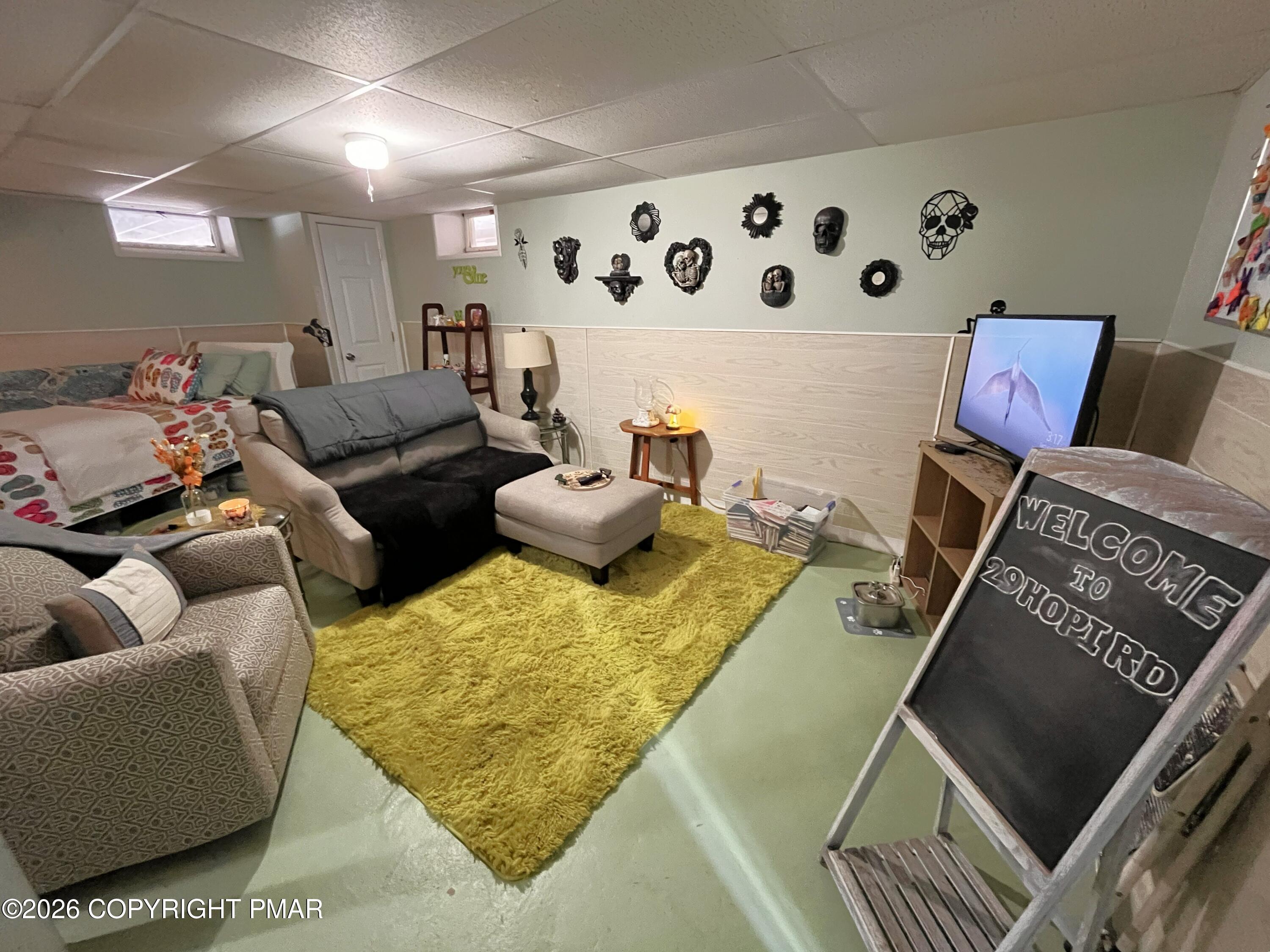 29 Hopi Road Jim Thorpe, PA 18229 - Photo 35 of 44 a living room with furniture
