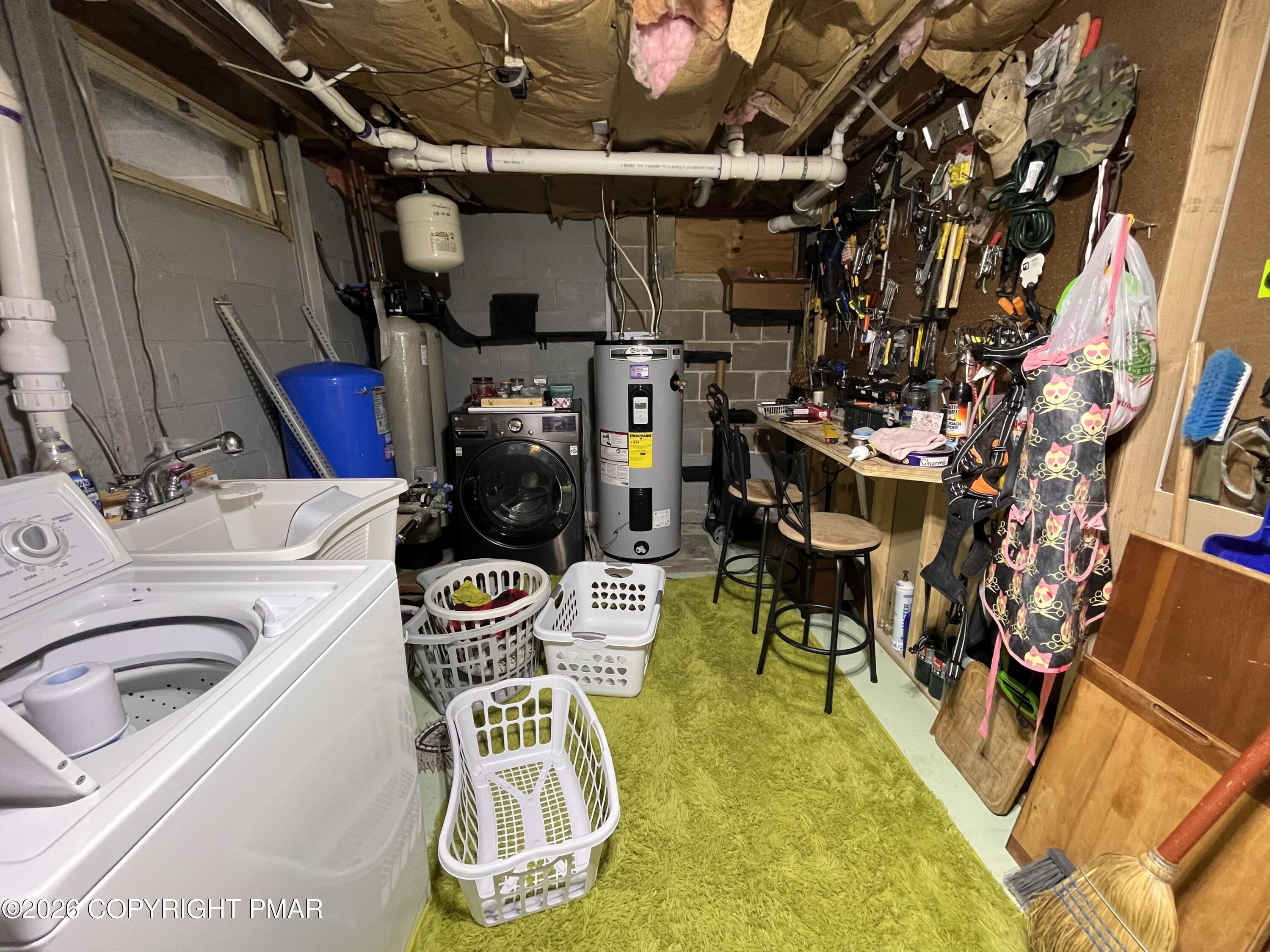 29 Hopi Road Jim Thorpe, PA 18229 - Photo 40 of 44 a utility room with dryer and washer