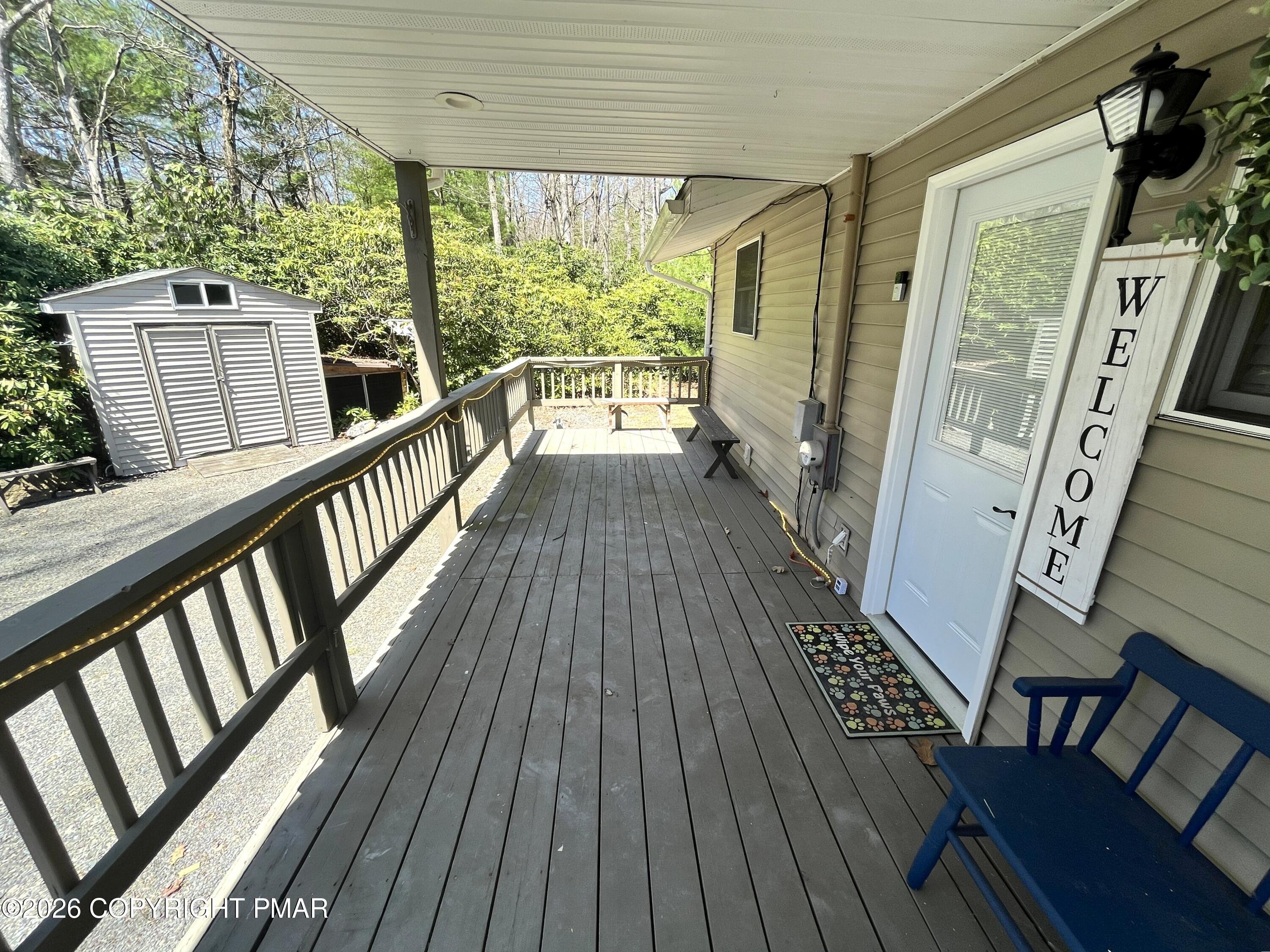 29 Hopi Road Jim Thorpe, PA 18229 - Photo 9 of 44 a view of balcony with wooden floor