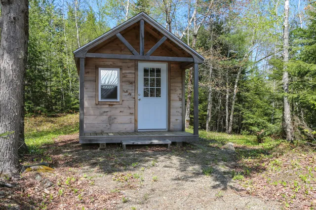 $479,000 | 1300 Belfast Road, Knox, ME 04986