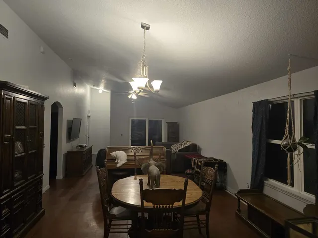 a view of a livingroom with furniture