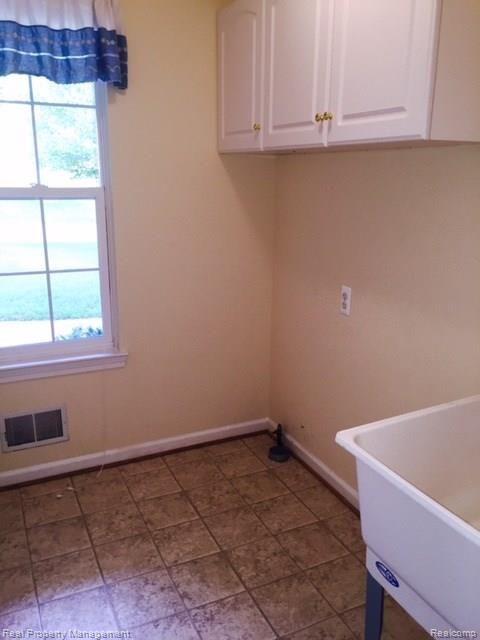501 Utah Road Rochester Hills, MI 48307 - Photo 11 of 28