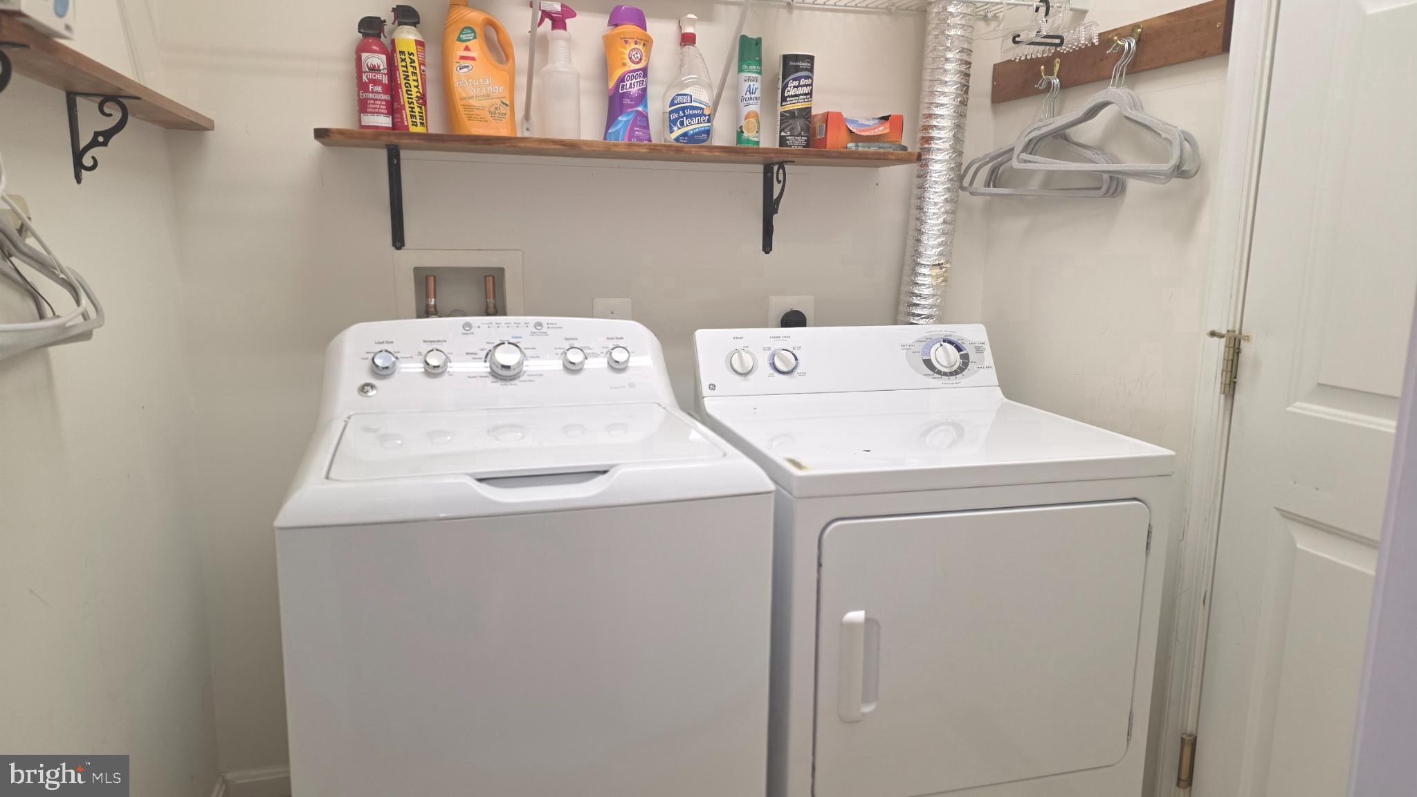 638 Hunters Road Culpeper, VA 22701 - Photo 15 of 46 a utility room with dryer and washer