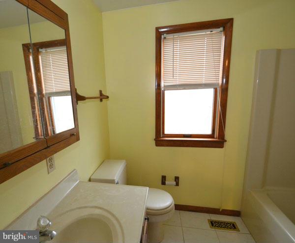 18231 Marshall Mill Road Hampstead, MD 21074 - Photo 13 of 25 Bath