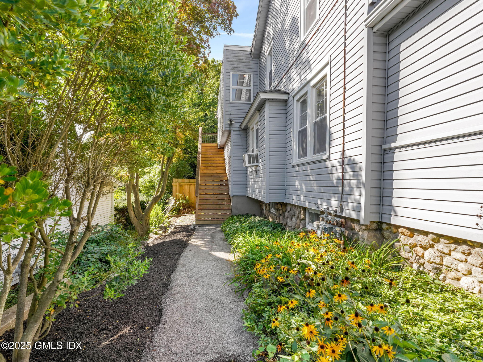 76 Plymouth Road Stamford, CT 06906 - Photo 36 of 47 37-web-or-mls-76-plymouth-rd