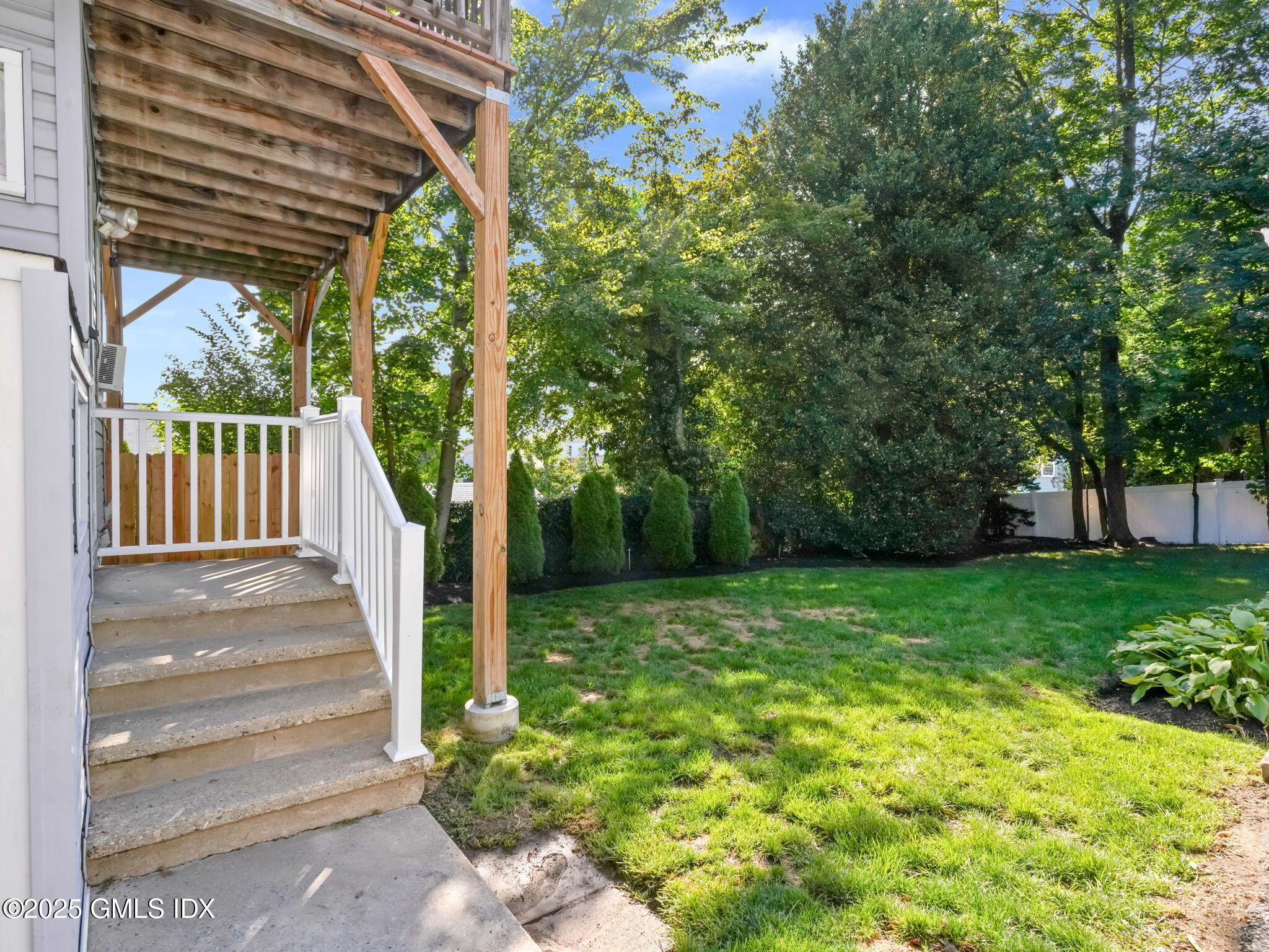 76 Plymouth Road Stamford, CT 06906 - Photo 37 of 47 38-web-or-mls-76-plymouth-rd