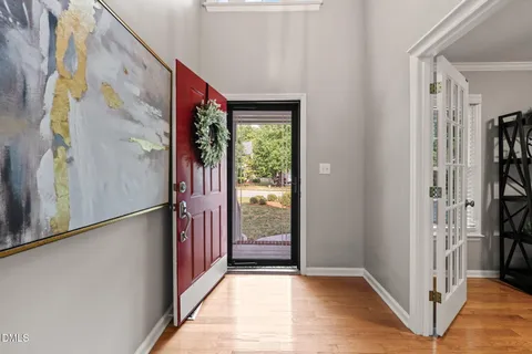 a view of entryway of house