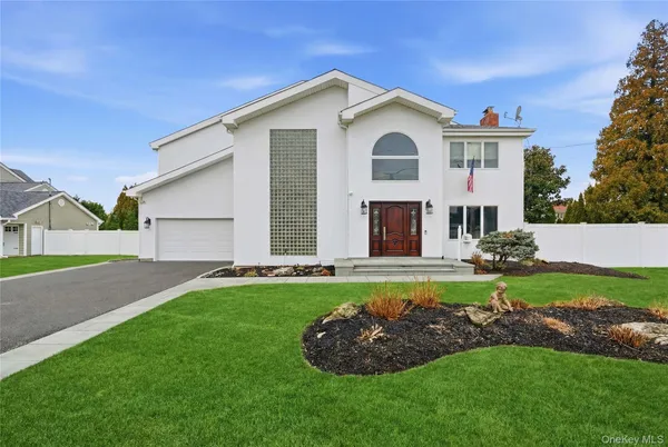 $1,799,000 | 61 Bayview Avenue, Massapequa, NY 11758