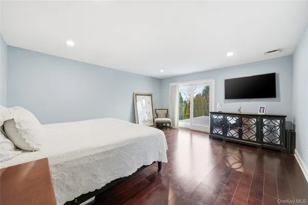$1,799,000 | 61 Bayview Avenue, Massapequa, NY 11758