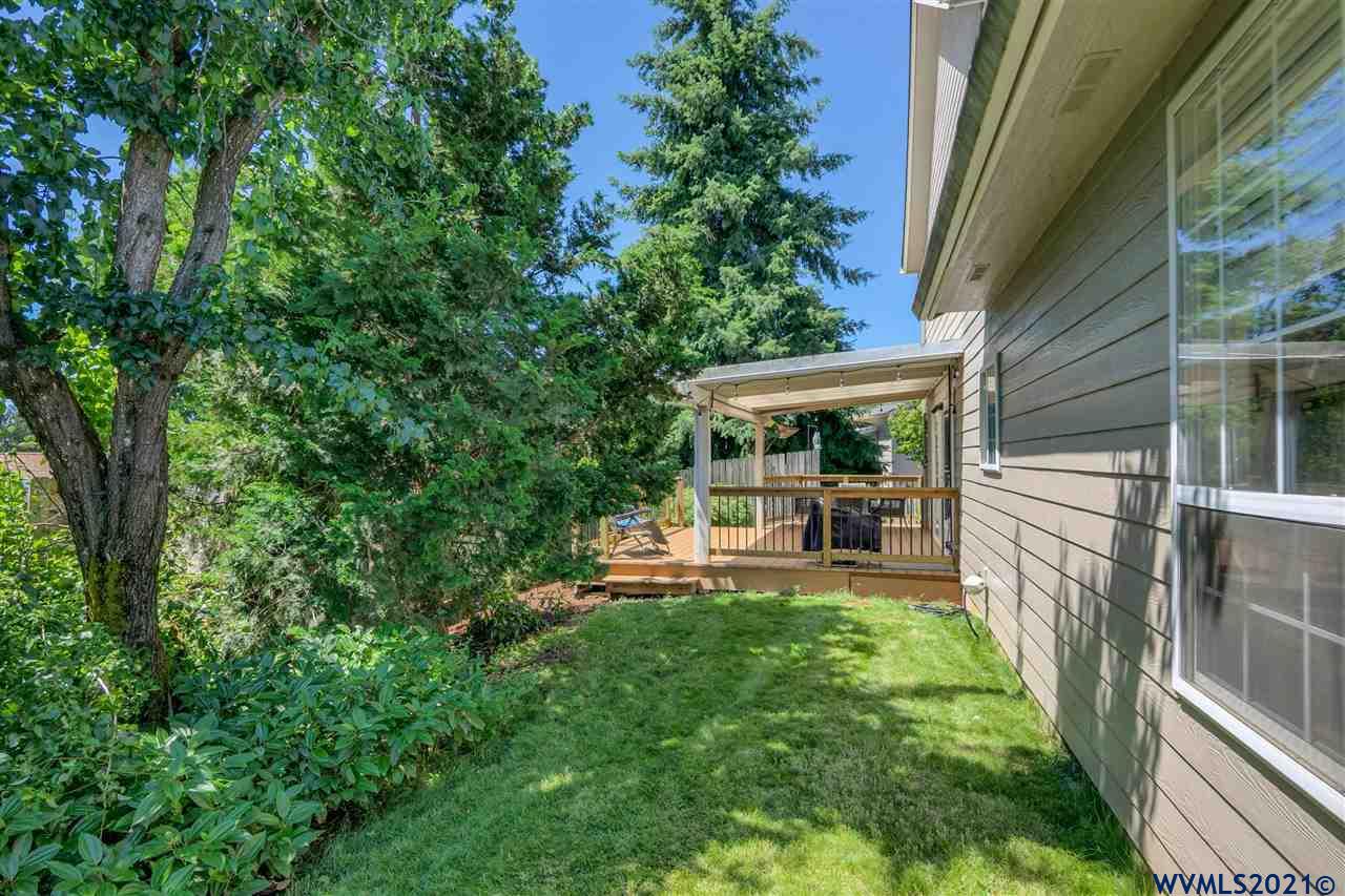 412 Southwest Cascade Meadow Drive Sublimity, OR 97385 - Photo 27 of 29 Gallery Image 27
