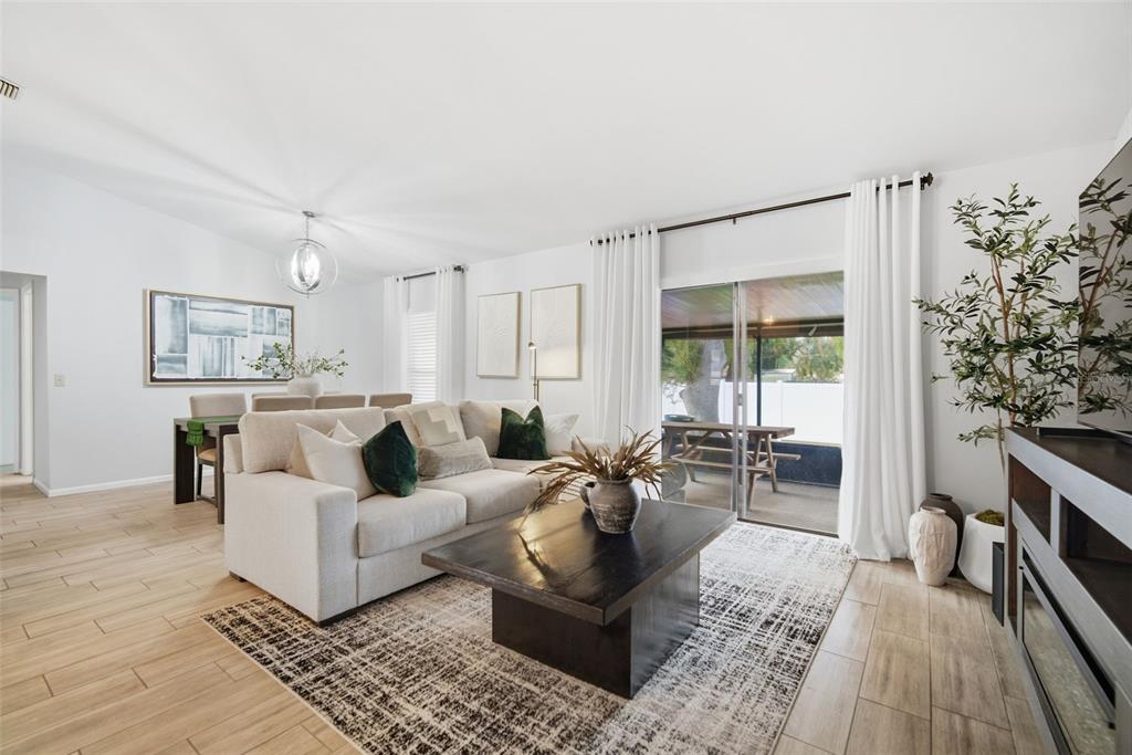 1909 Landside Drive Valrico, FL 33594 - Photo 16 of 36