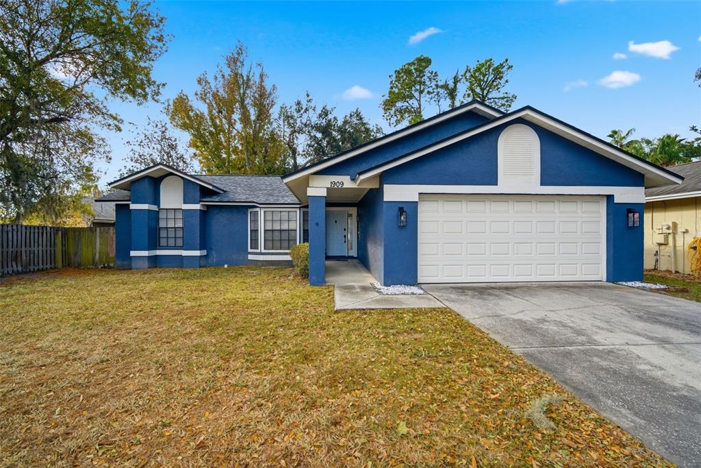 1909 Landside Drive Valrico, FL 33594 - Photo 3 of 36