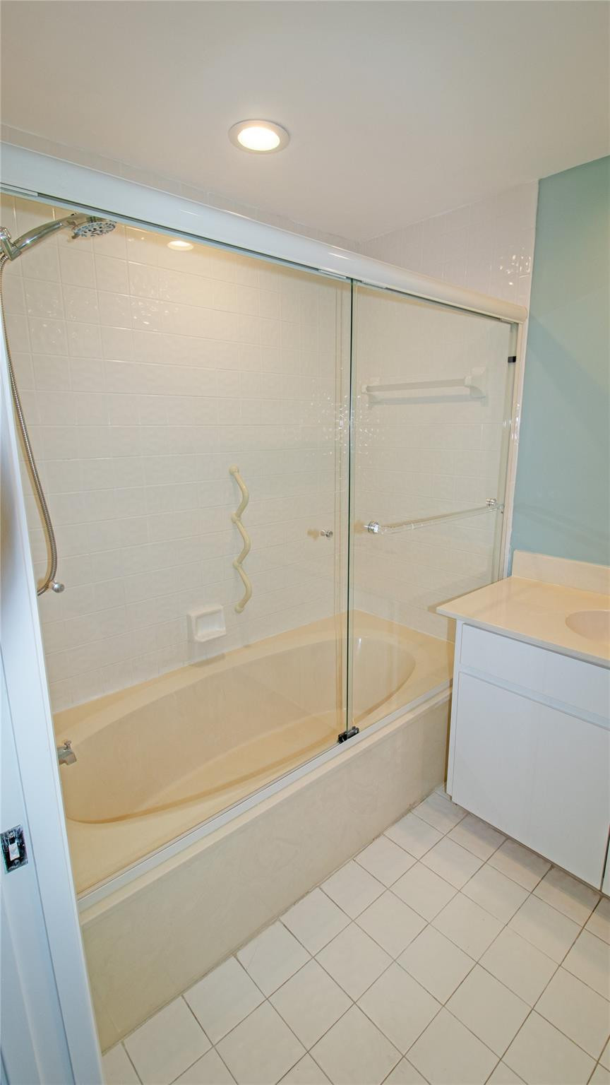 221 Northeast Plantation Road, Unit 213 Stuart, FL 34996 - Photo 14 of 33 Photo 14