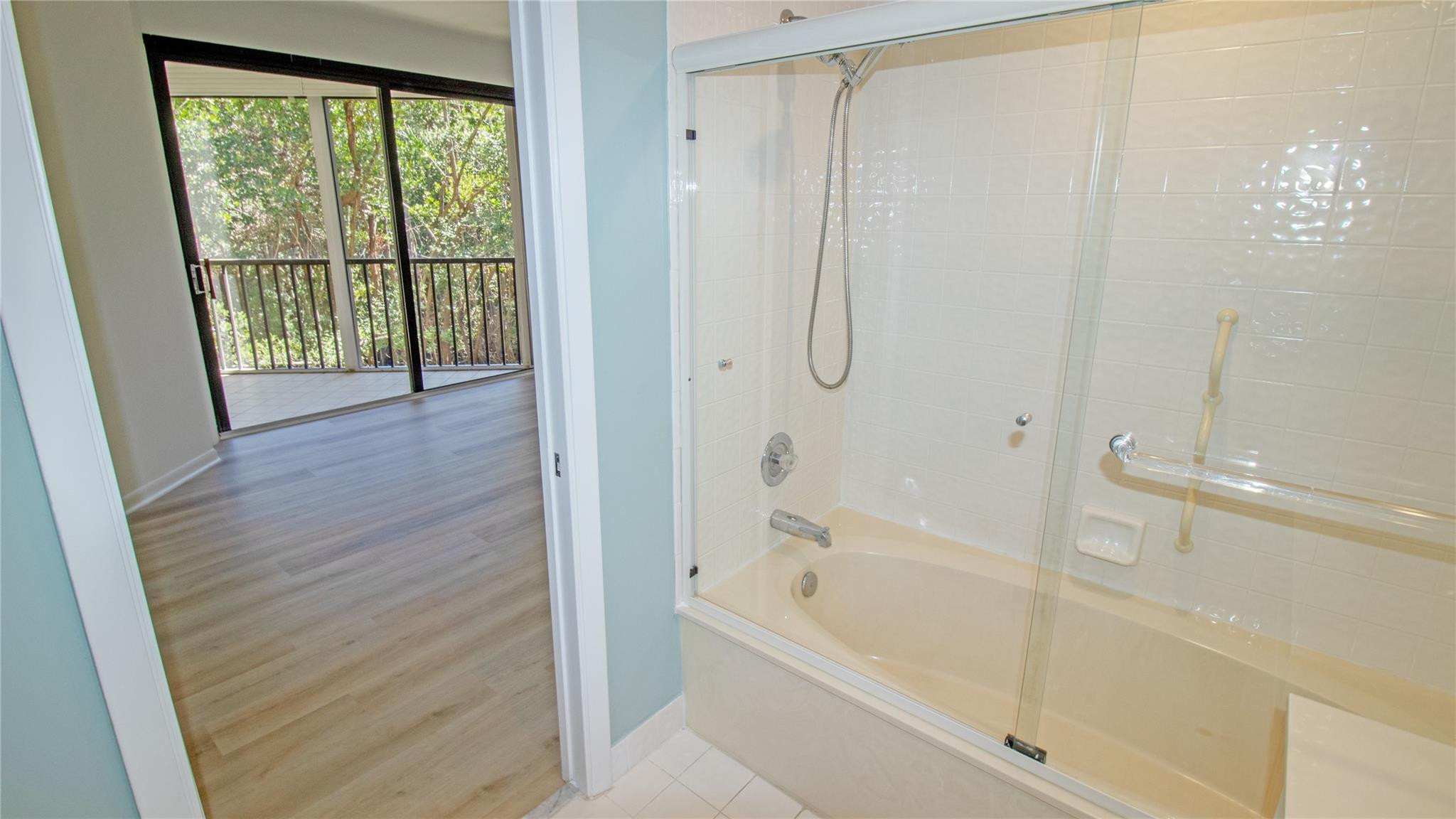 221 Northeast Plantation Road, Unit 213 Stuart, FL 34996 - Photo 18 of 33 Photo 18