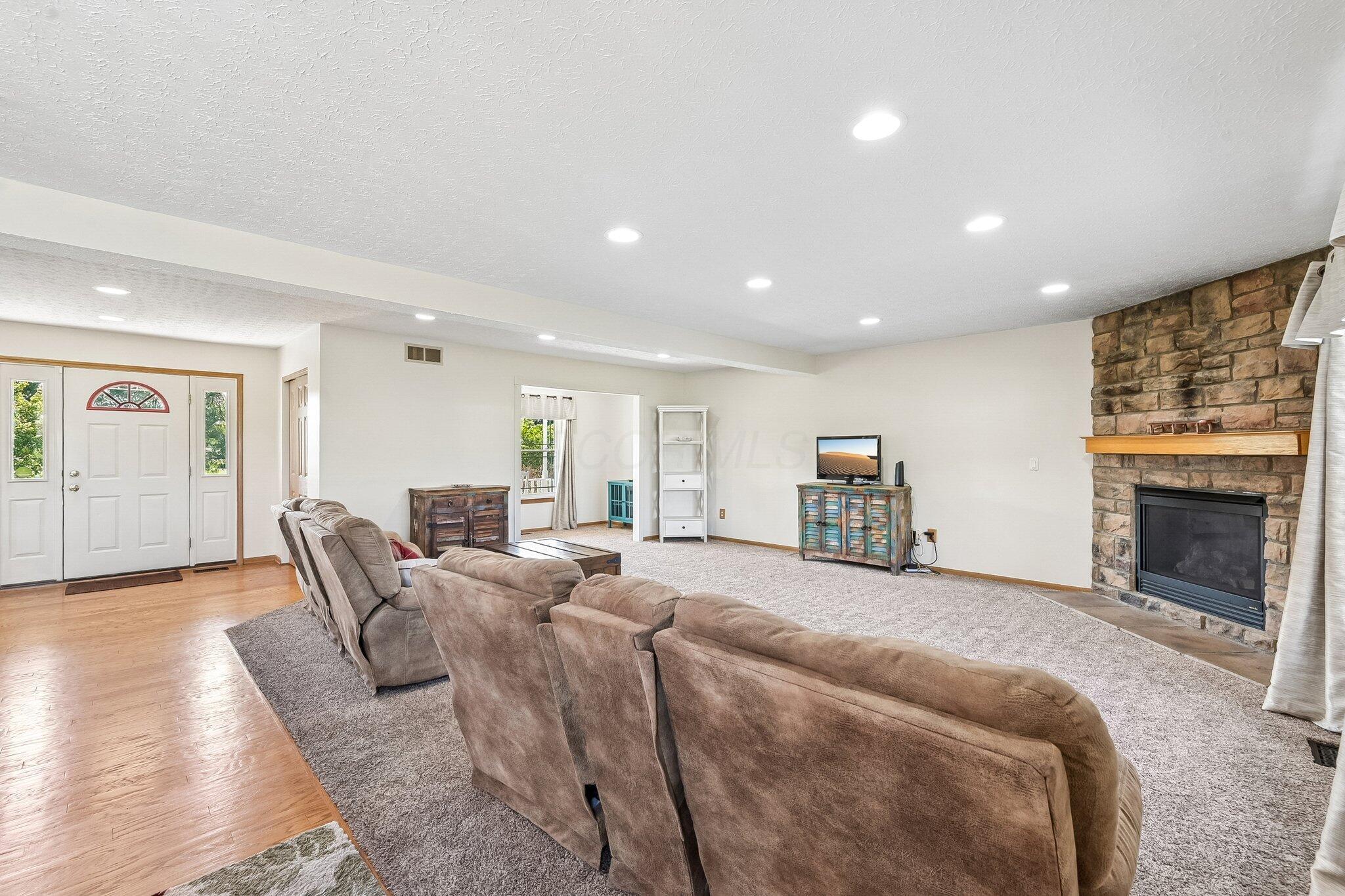 12417 Bulen-Pierce Road Lockbourne, OH 43137 - Photo 14 of 129 Great Room