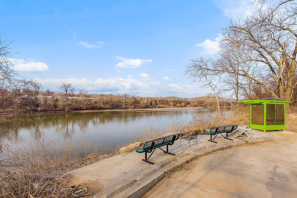 4111 Frisbie Road Shawnee, KS 66226 - Photo 4 of 49