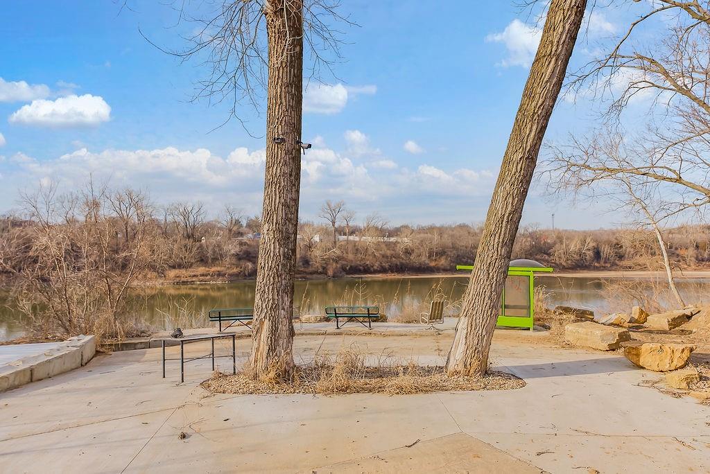 4111 Frisbie Road Shawnee, KS 66226 - Photo 5 of 49