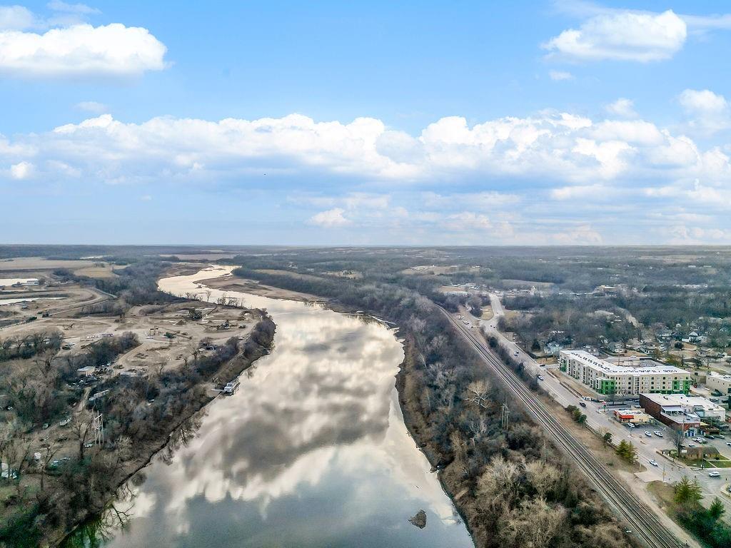 4111 Frisbie Road Shawnee, KS 66226 - Photo 8 of 49