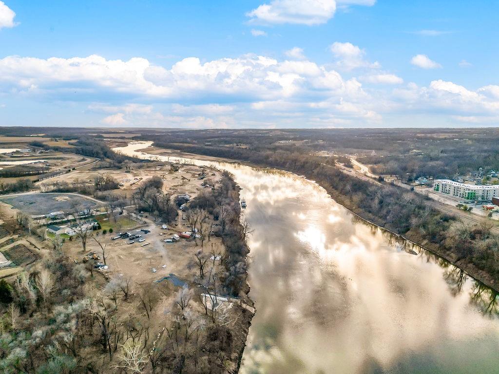 4111 Frisbie Road Shawnee, KS 66226 - Photo 9 of 49