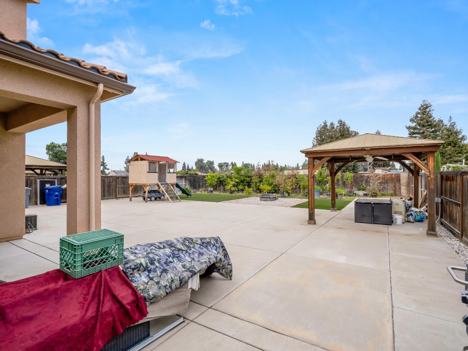 2127 Chennault Avenue Clovis, CA 93611 - Photo 44 of 49 a view of terrace with seating space