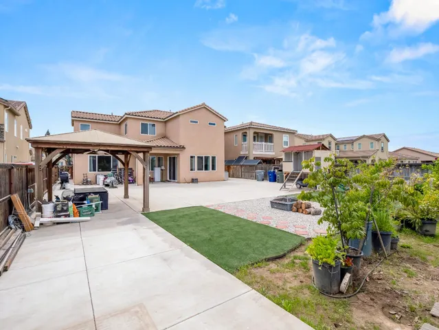 $839,900 | 2127 Chennault Avenue, Clovis, CA 93611