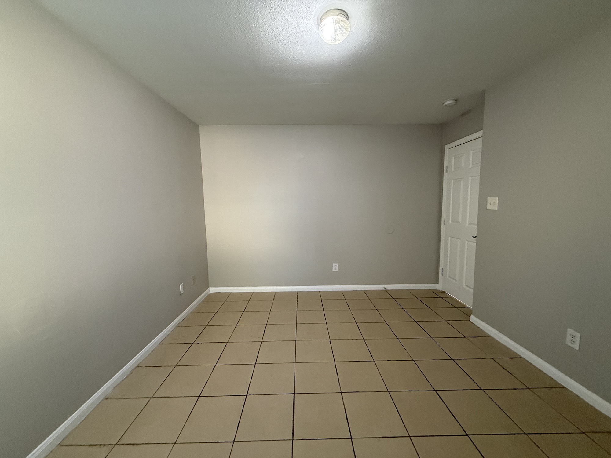 3032 La Estancia Lane Houston, TX 77093 - Photo 11 of 30 a view of an empty room and window