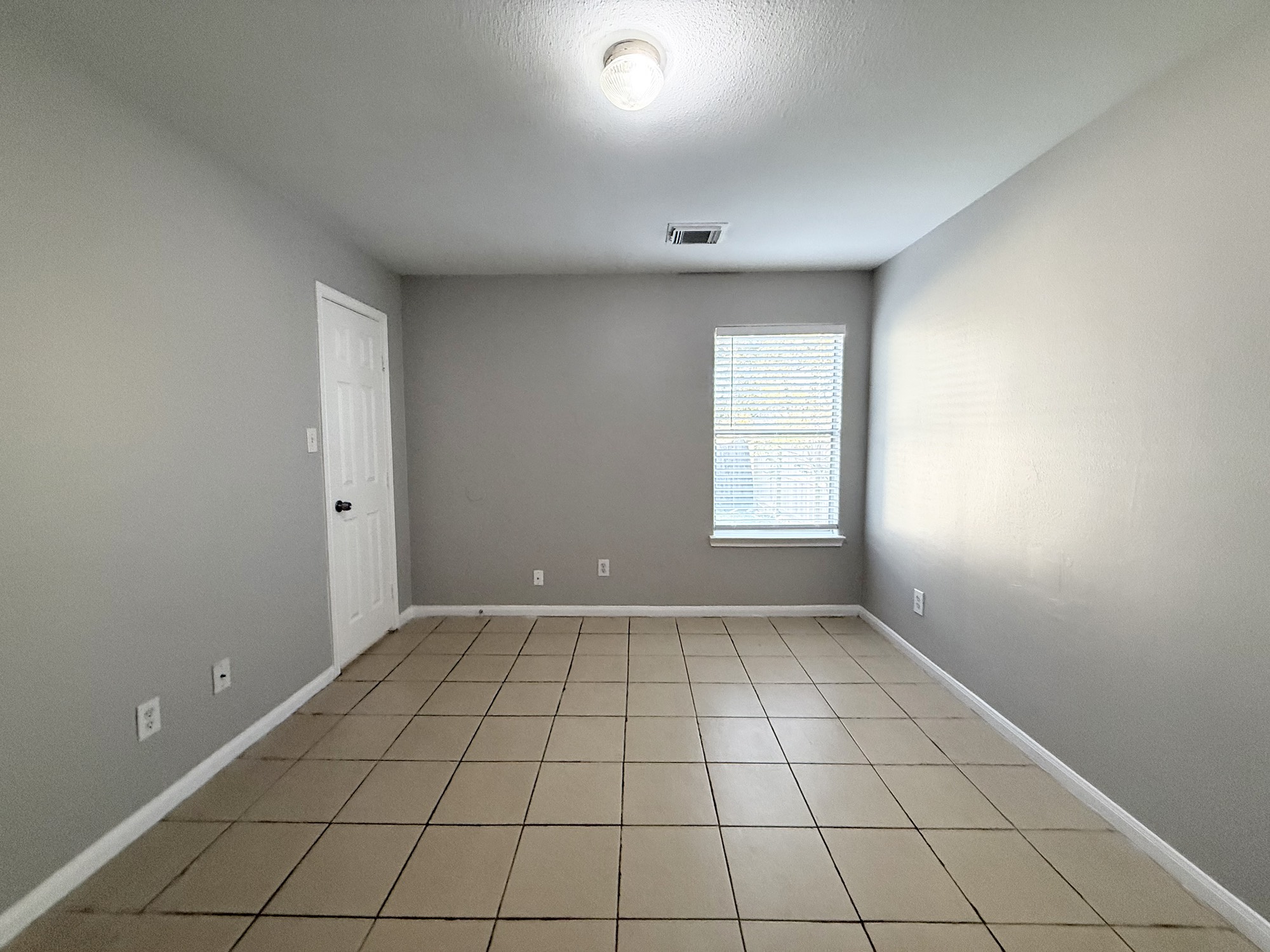 3032 La Estancia Lane Houston, TX 77093 - Photo 12 of 30 an empty room with windows