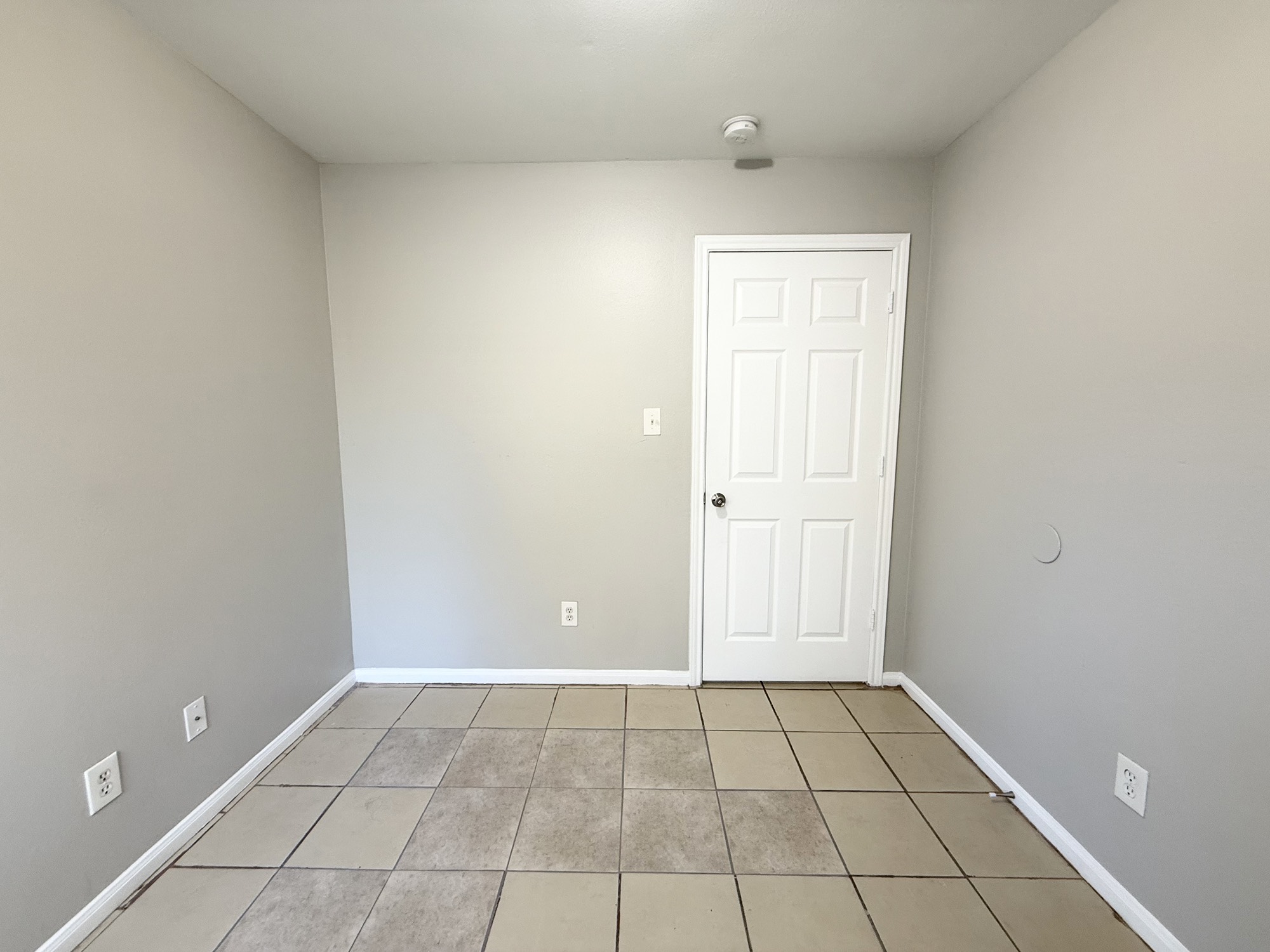 3032 La Estancia Lane Houston, TX 77093 - Photo 19 of 30 a view of an empty room and window