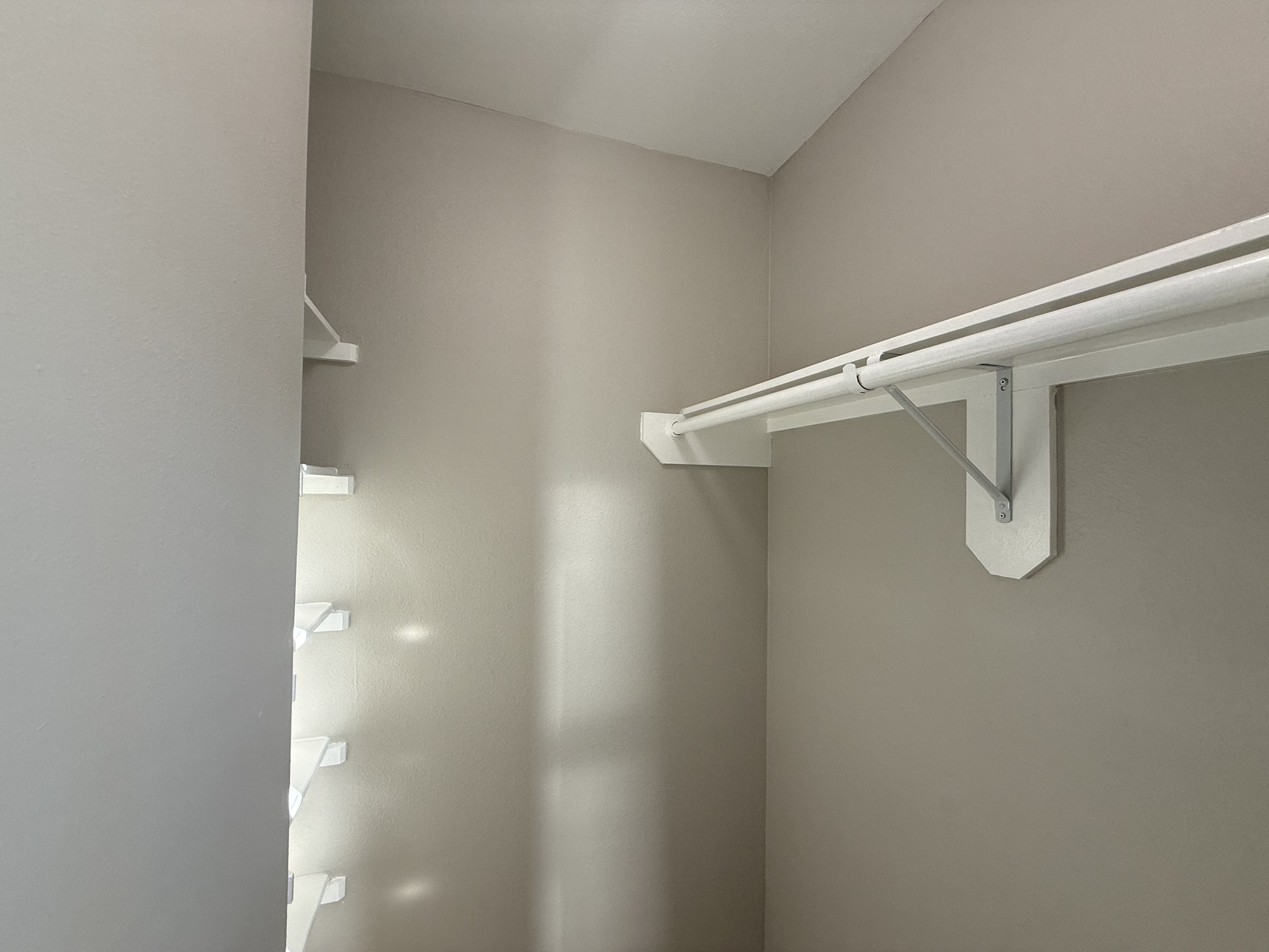 3032 La Estancia Lane Houston, TX 77093 - Photo 21 of 30 a view of bathroom