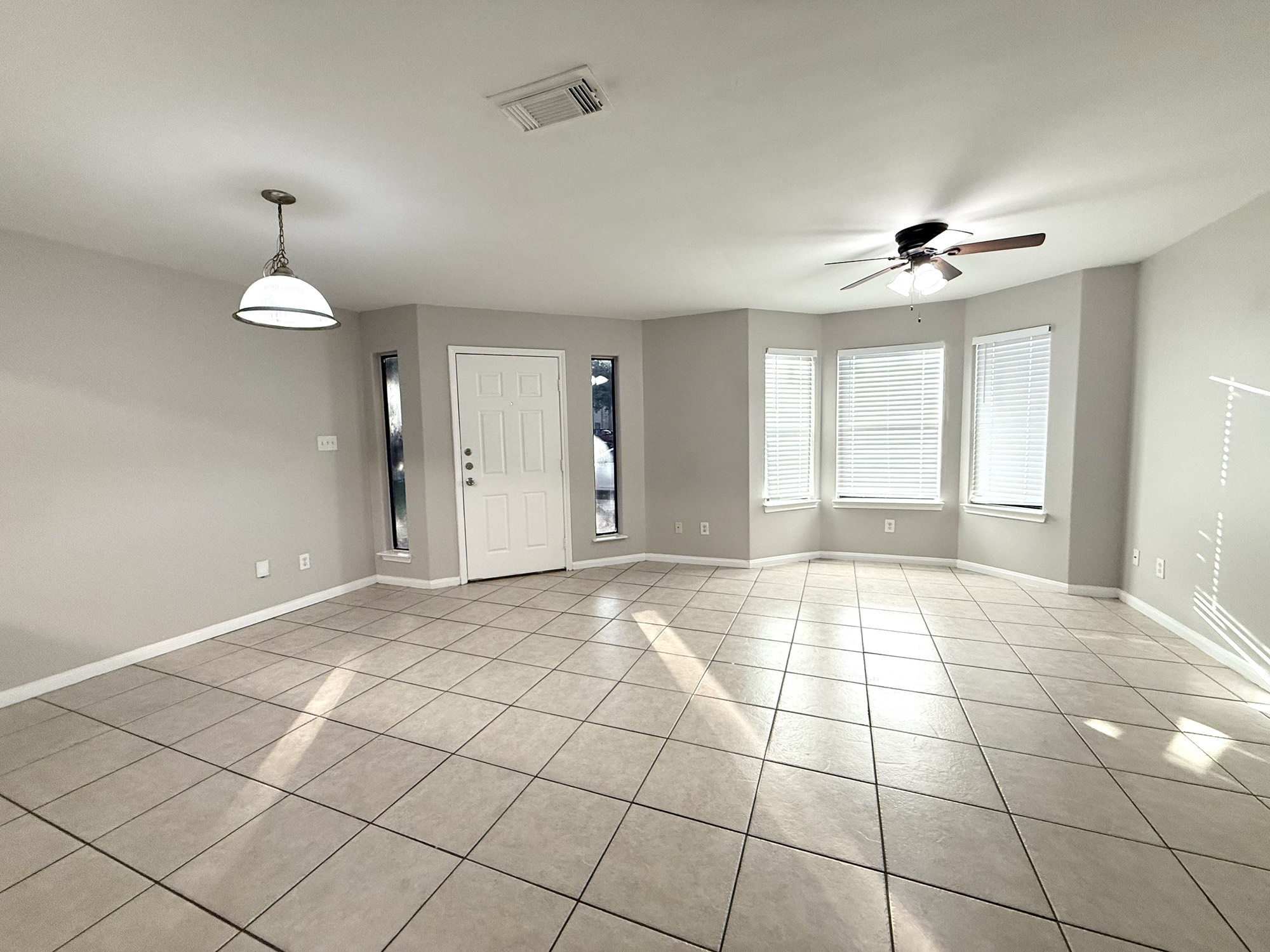 3032 La Estancia Lane Houston, TX 77093 - Photo 4 of 30 a view of an empty room with a window
