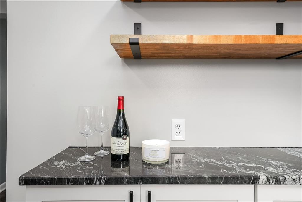 1384 Harmony Road Baden, PA 15005 - Photo 11 of 49 a view of table and chair