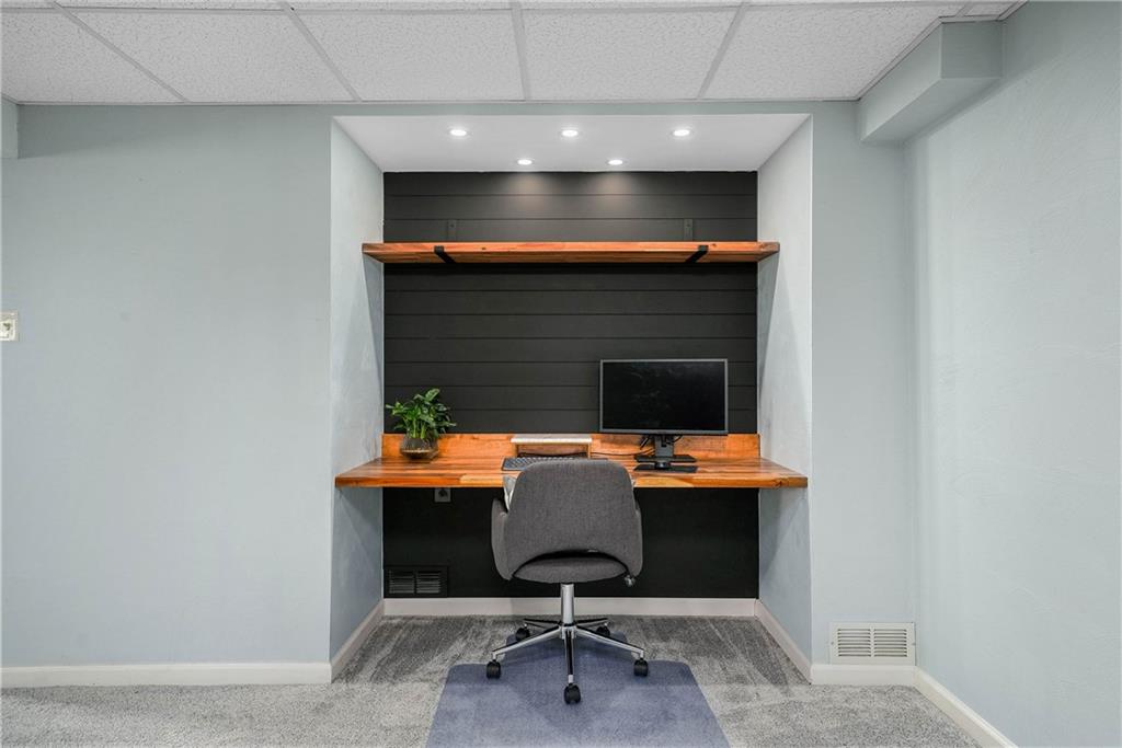 1384 Harmony Road Baden, PA 15005 - Photo 33 of 49