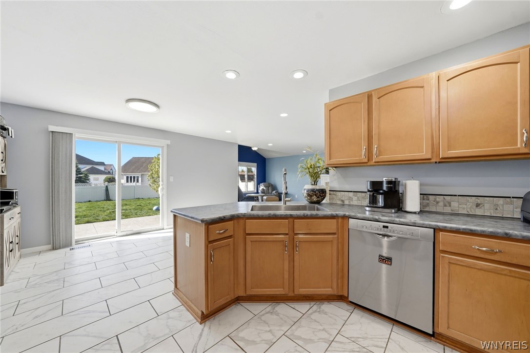 45 Summerfield Drive Lancaster, NY 14086 - Photo 12 of 50