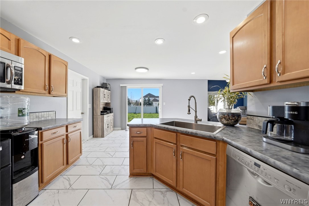 45 Summerfield Drive Lancaster, NY 14086 - Photo 15 of 50
