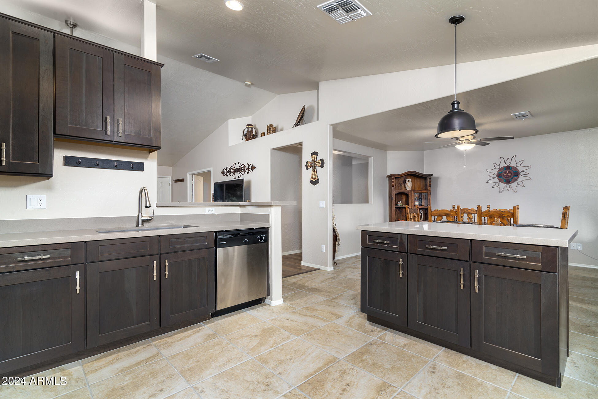 10345 East Rimrock Loop Gold Canyon, AZ 85118 - Photo 11 of 39 Vaulted ceilings