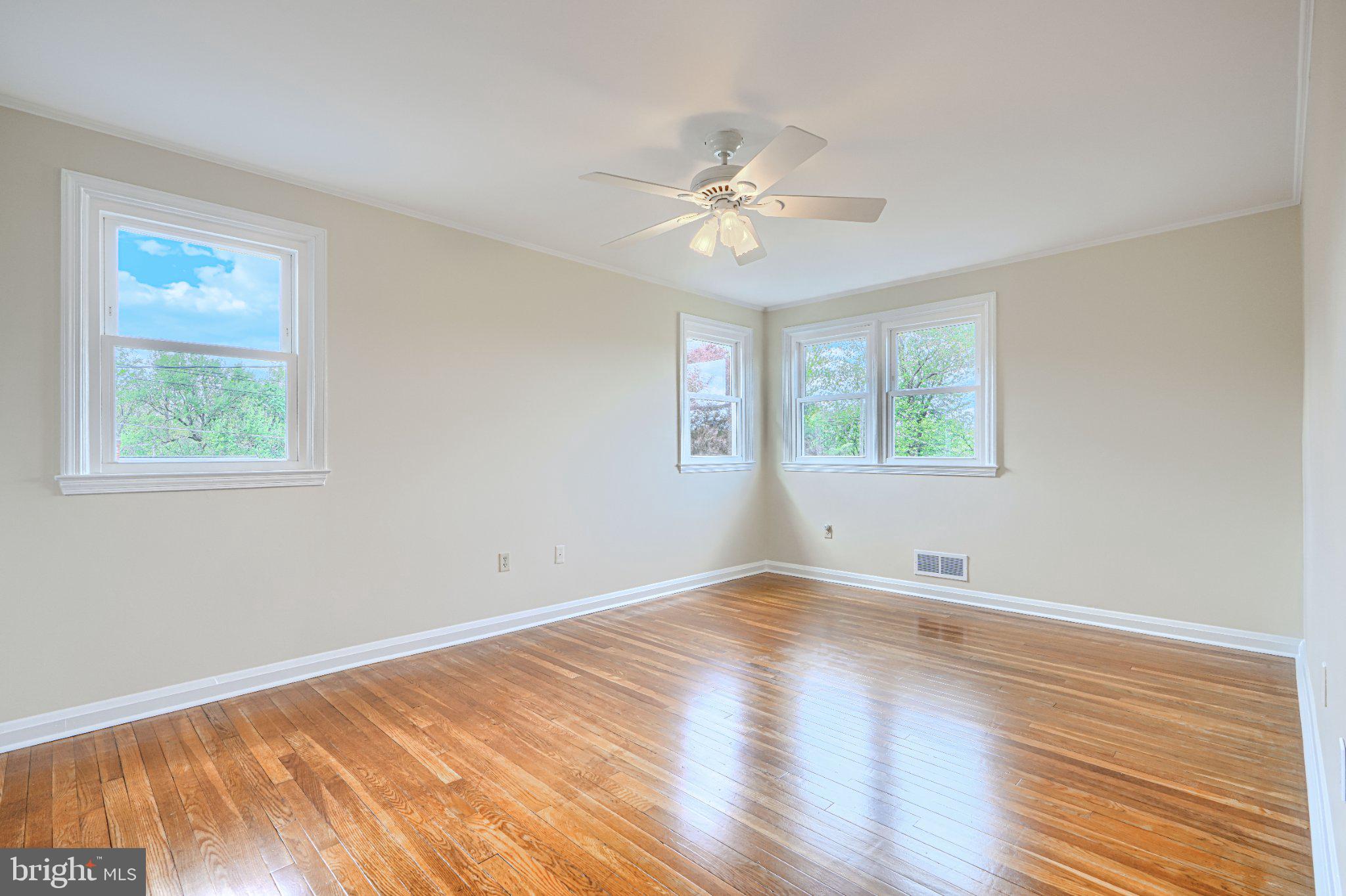 8 Felton Road Lutherville-Timonium, MD 21093 - Photo 24 of 42 Bright and airy open space awaits.