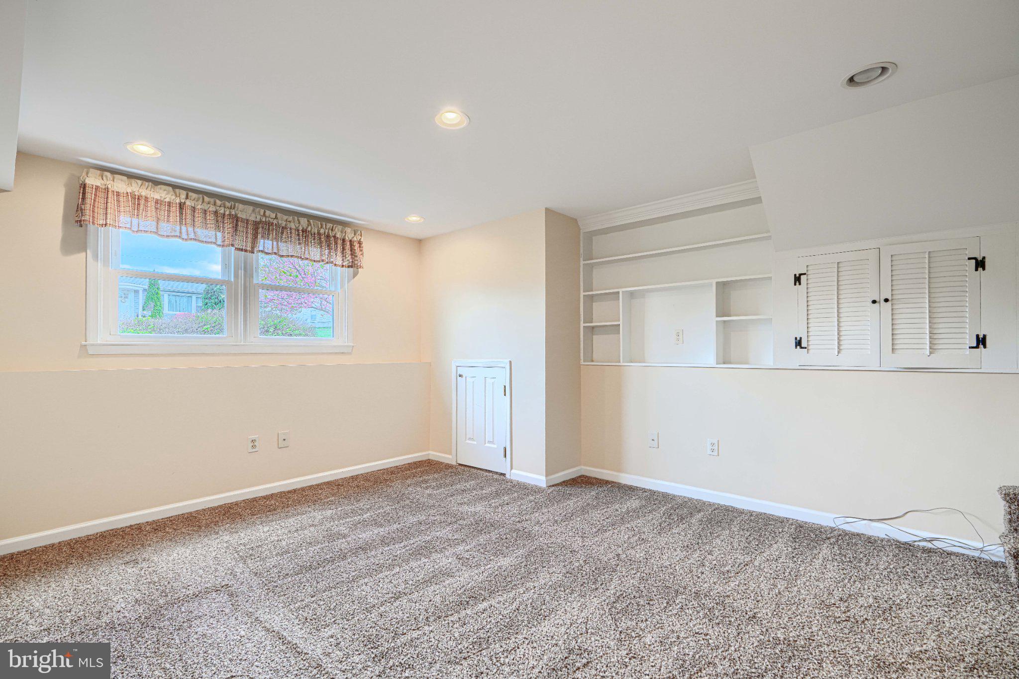 8 Felton Road Lutherville-Timonium, MD 21093 - Photo 35 of 42 Bright and inviting versatile space.